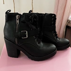 Size 6.5 Rampage Black Block heeled boots
